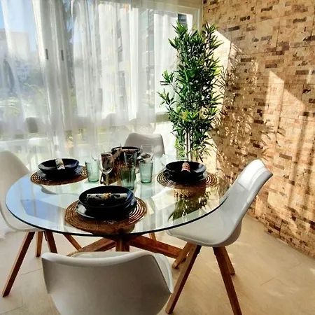 Apartment One Palm View 2-bdr - A Step From The Ocean! *