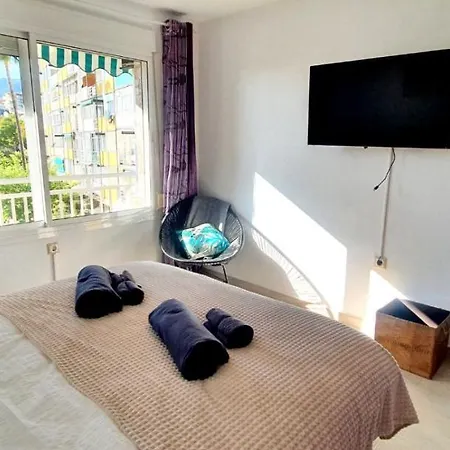One Palm View 2-bdr - A Step From The Ocean! *