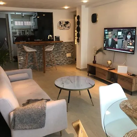 Apartment One Palm View 2-bdr - A Step From The Ocean!