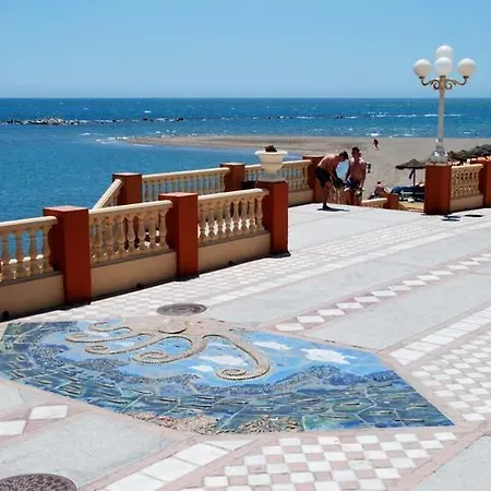 One Palm View 2-bdr - A Step From The Ocean! Apartment *